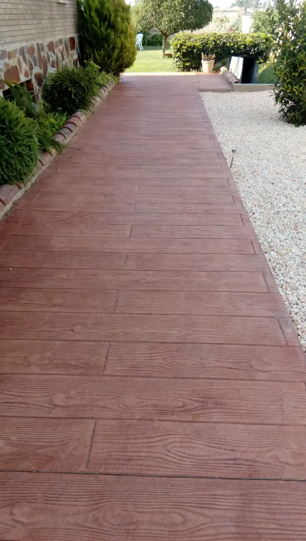 Paviment de formigó imprès a Lleida — 4